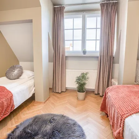 Historic At Old Town Apartment