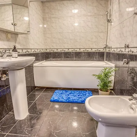 Historic At Old Town Apartment