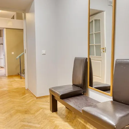 Historic At Old Town Apartment *