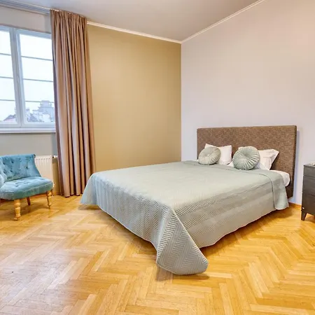 Historic At Old Town Apartman
