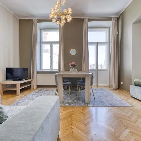 Apartment Historic At Old Town