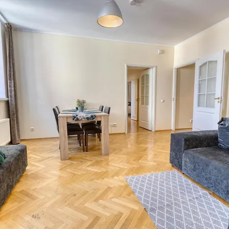 Apartment Historic At Old Town